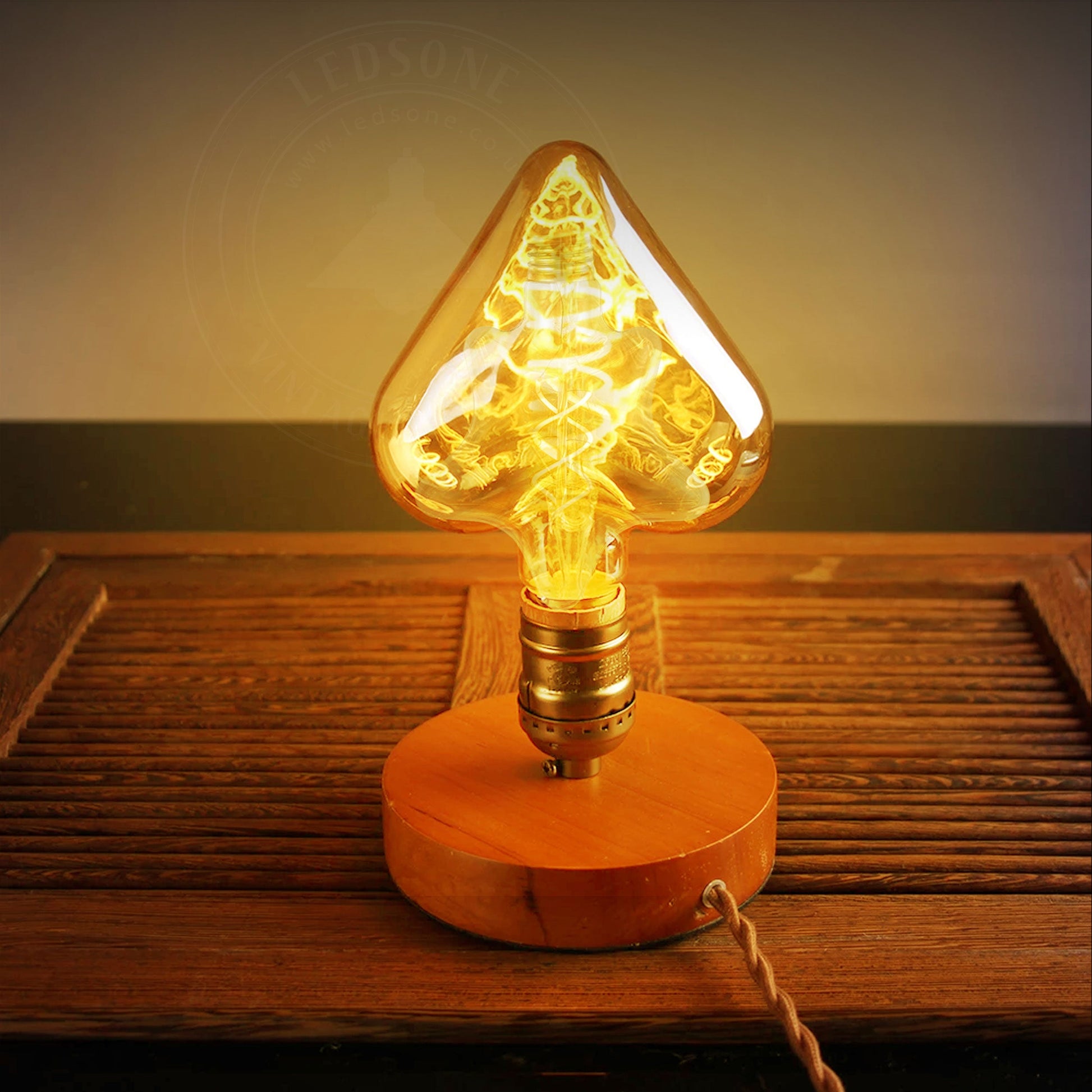 E27 Heart-Shaped 4W LED Filament Bulb ~1044-1