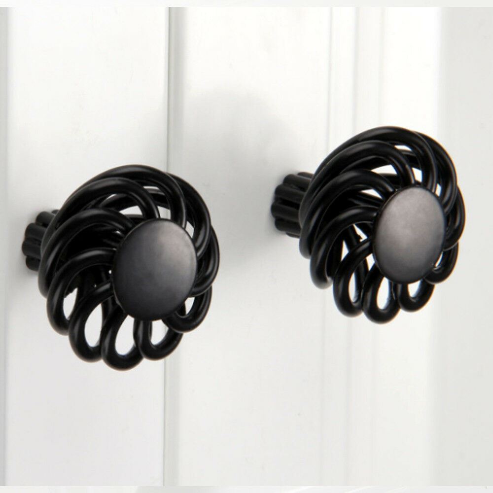 Modern Kitchen Cabinet - Drawer Pulls & Door Furniture Handles in Black ~1330-3