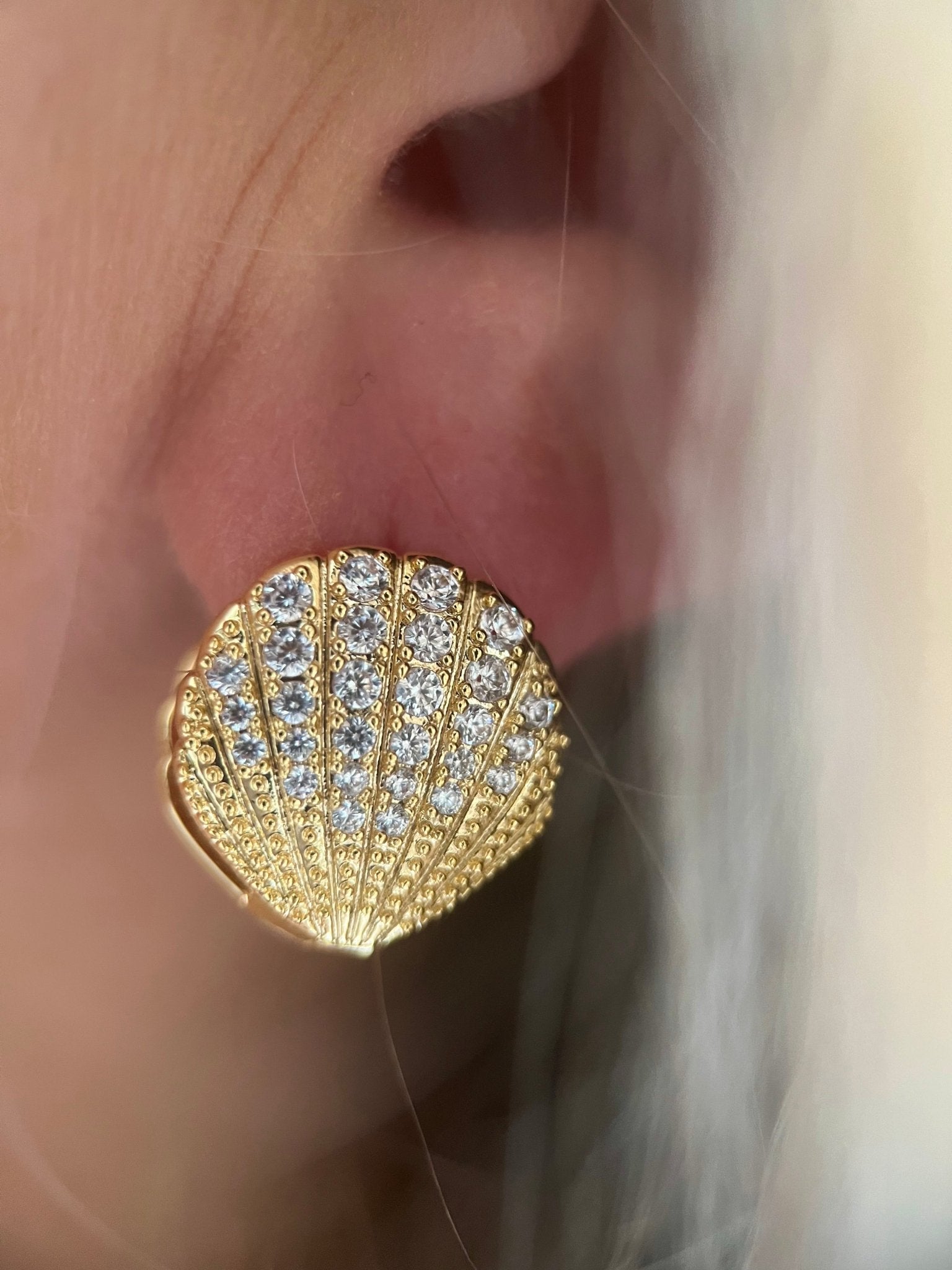 Shell Studs